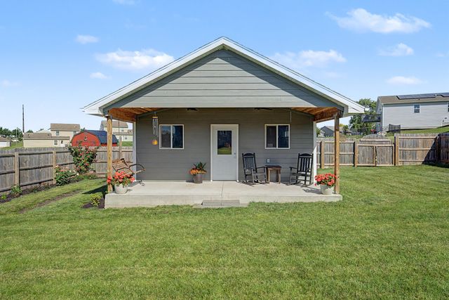 1636 25th Avenue SW, Altoona, IA 50009
