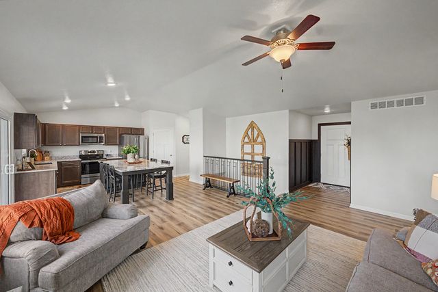 1636 25th Avenue SW, Altoona, IA 50009