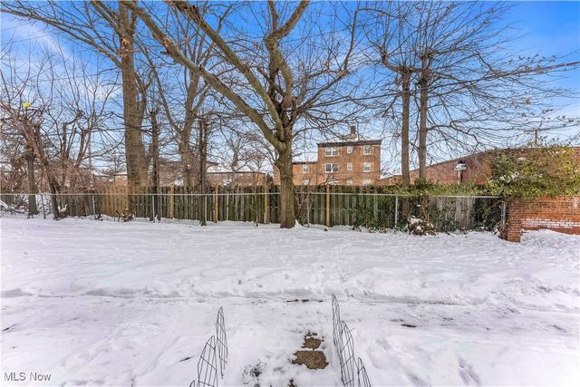 422 Clearview Drive J10, Euclid, OH 44123