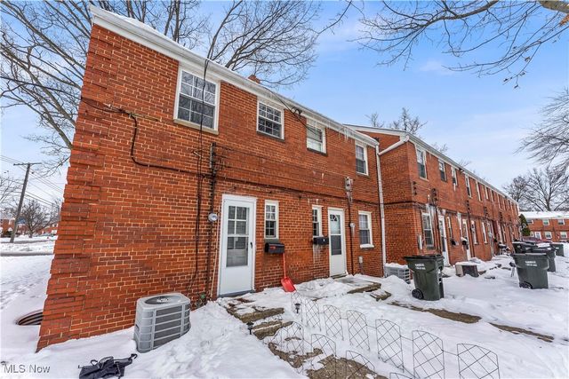 422 Clearview Drive J10, Euclid, OH 44123