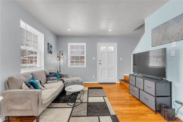 422 Clearview Drive J10, Euclid, OH 44123