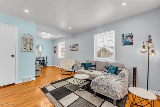 422 Clearview Drive J10, Euclid, OH 44123