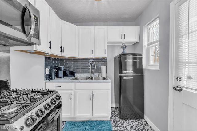 422 Clearview Drive J10, Euclid, OH 44123