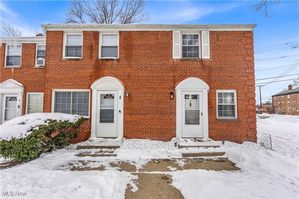 422 Clearview Drive J10, Euclid, OH 44123