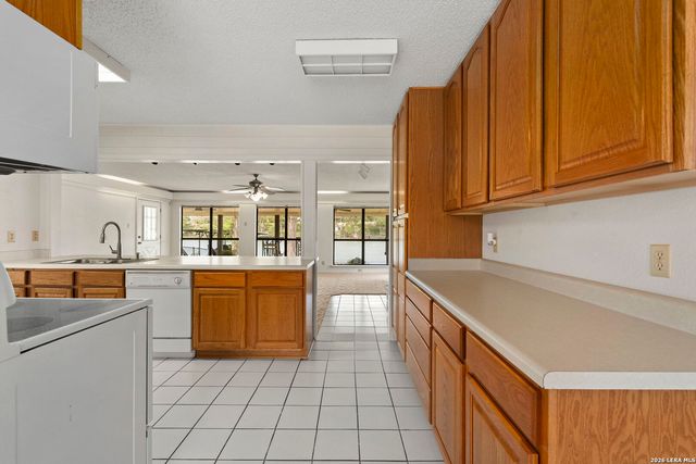 1309 E Zipp, New Braunfels, TX 78130