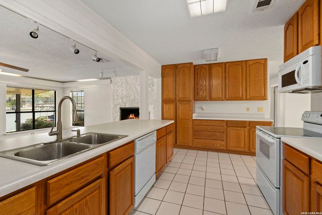 1309 E Zipp, New Braunfels, TX 78130