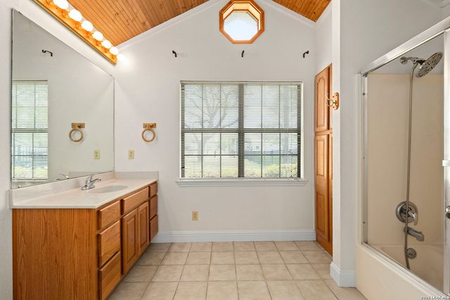 1309 E Zipp, New Braunfels, TX 78130