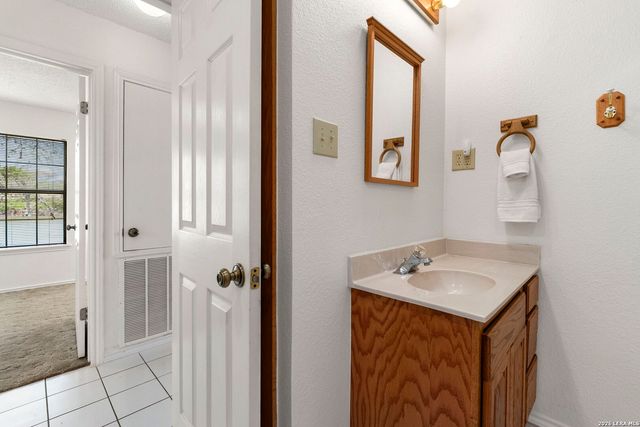 1309 E Zipp, New Braunfels, TX 78130