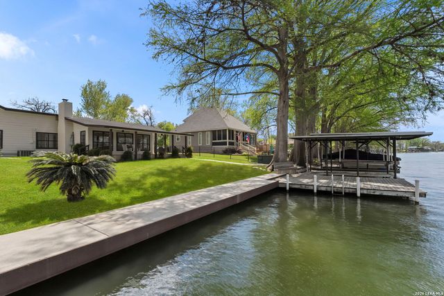 1309 E Zipp, New Braunfels, TX 78130