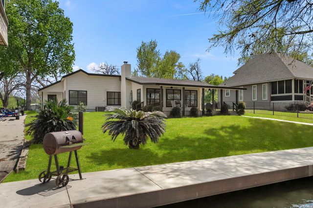 1309 E Zipp, New Braunfels, TX 78130