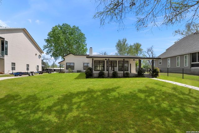 1309 E Zipp, New Braunfels, TX 78130