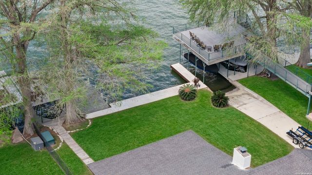 1309 E Zipp, New Braunfels, TX 78130