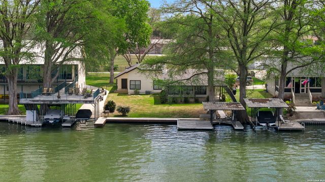 1309 E Zipp, New Braunfels, TX 78130