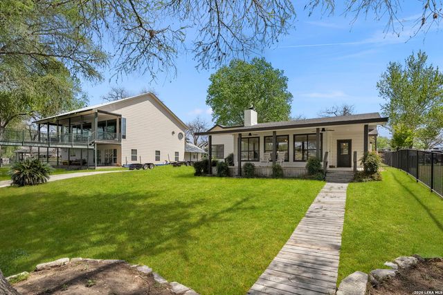 1309 E Zipp, New Braunfels, TX 78130