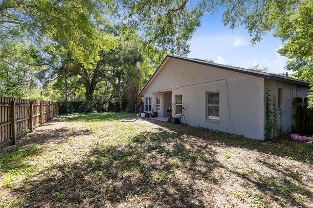 601 ARLINGTON COURT, Eustis, FL 32726
