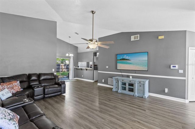 601 ARLINGTON COURT, Eustis, FL 32726
