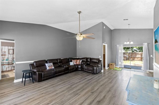 601 ARLINGTON COURT, Eustis, FL 32726