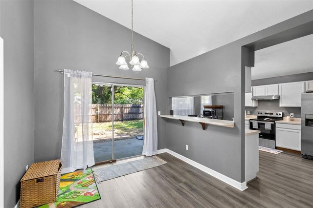 601 ARLINGTON COURT, Eustis, FL 32726