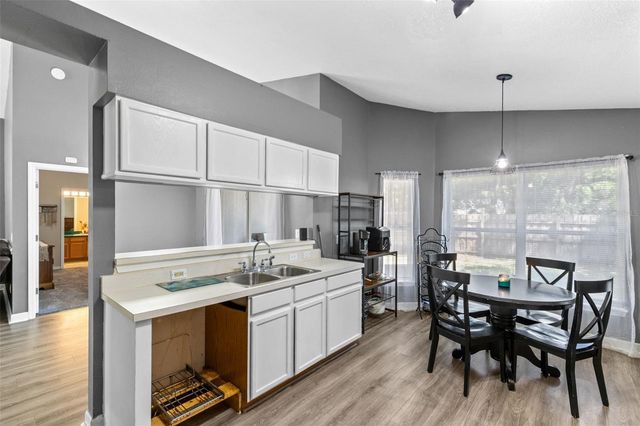 601 ARLINGTON COURT, Eustis, FL 32726