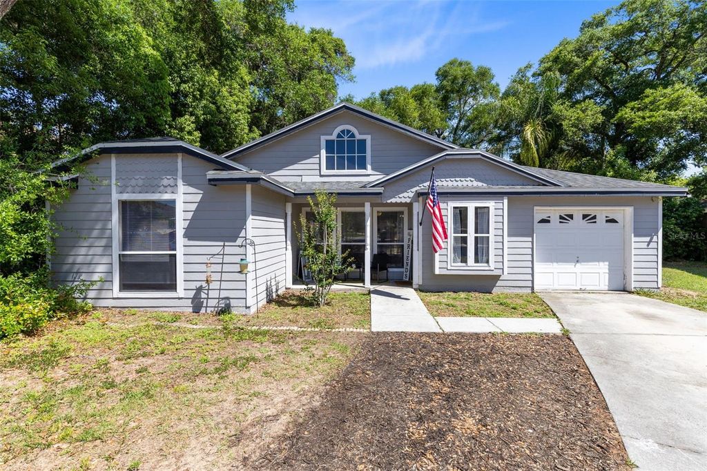 601 ARLINGTON COURT, Eustis, FL 32726