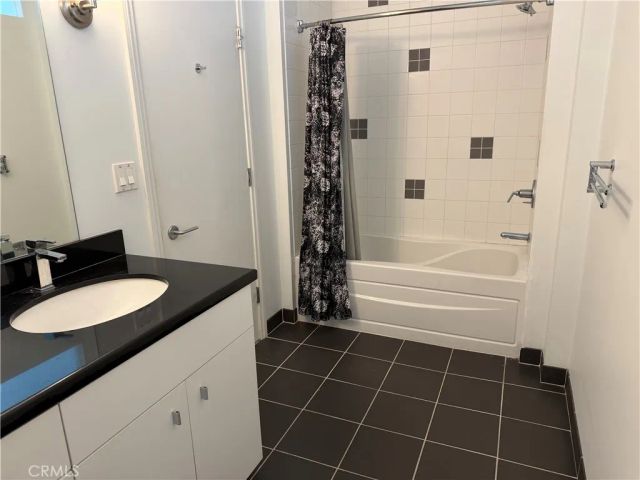 1100 Wilshire 2811, Los Angeles, CA 90017