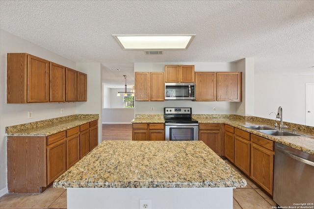 6714 Shadow Run, San Antonio, TX 78250