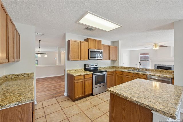 6714 Shadow Run, San Antonio, TX 78250