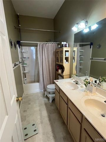 1939 Senate Street, St Louis, MO 63118