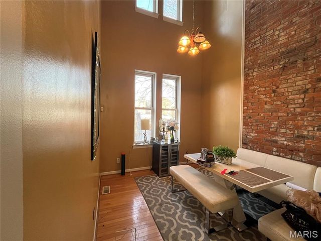 1939 Senate Street, St Louis, MO 63118