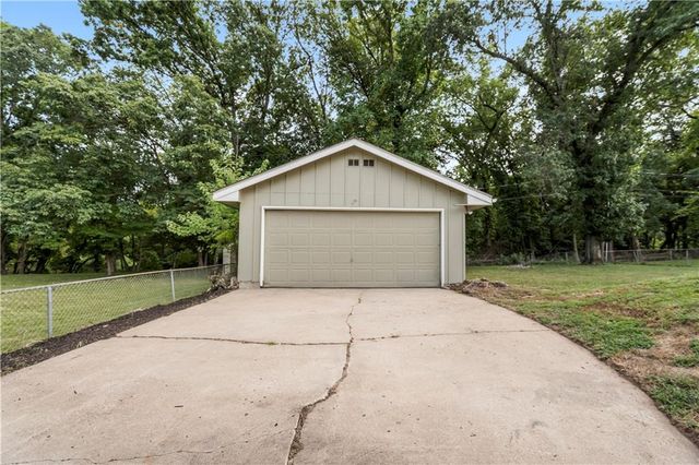 4537 NE 56th Street, Kansas City, MO 64119