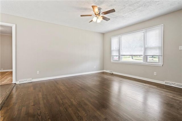 4537 NE 56th Street, Kansas City, MO 64119