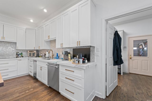 10 Woodland Dr, Jacksonville, AR 72076