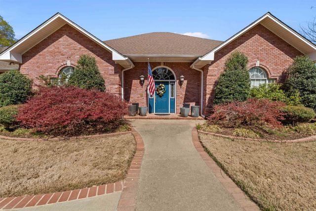 10 Woodland Dr, Jacksonville, AR 72076