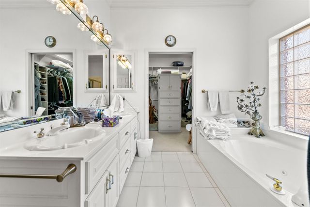 10 Woodland Dr, Jacksonville, AR 72076