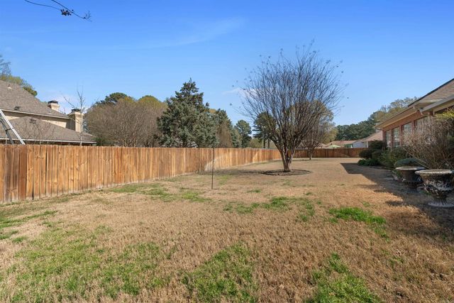 10 Woodland Dr, Jacksonville, AR 72076