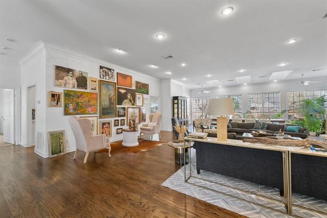 10 Woodland Dr, Jacksonville, AR 72076