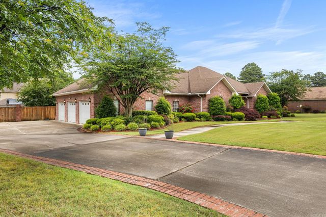 10 Woodland Dr, Jacksonville, AR 72076