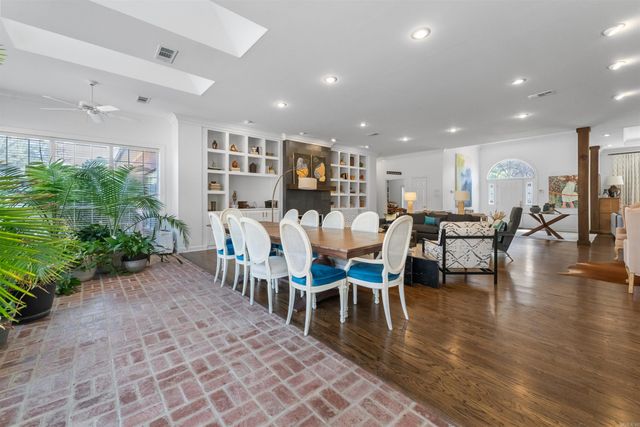 10 Woodland Dr, Jacksonville, AR 72076