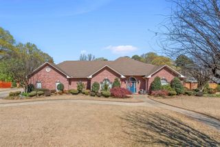 10 Woodland Dr, Jacksonville, AR 72076
