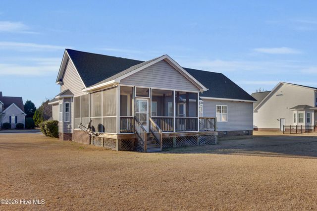 1329 Whitten Court, Greenville, NC 27858