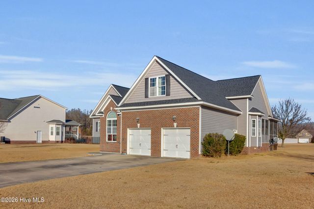 1329 Whitten Court, Greenville, NC 27858