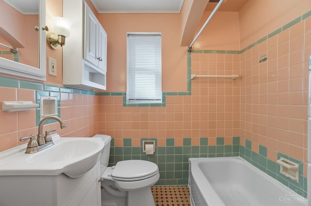 3795 Meadowlark Lane, Fairfax, OH 45227