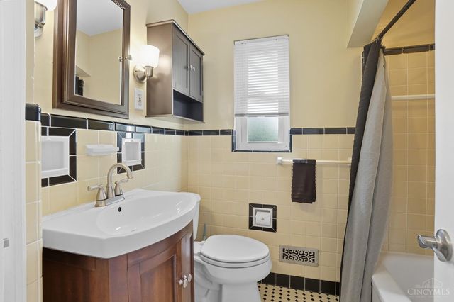 3795 Meadowlark Lane, Fairfax, OH 45227