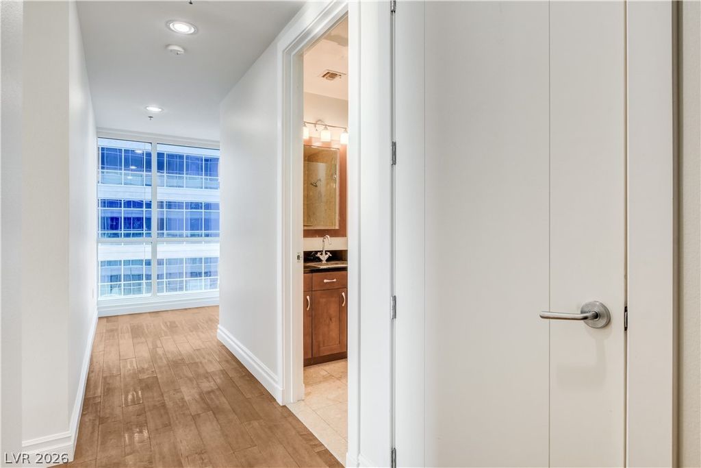 4575 DEAN MARTIN Drive 1212, Las Vegas, NV 89103 — photo 4