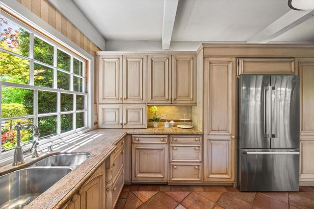 828 Blandford Boulevard, Redwood City, CA 94062