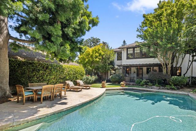 828 Blandford Boulevard, Redwood City, CA 94062