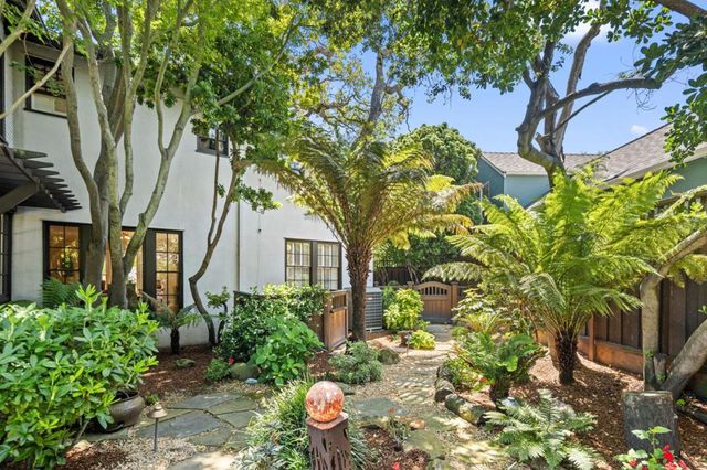 828 Blandford Boulevard, Redwood City, CA 94062