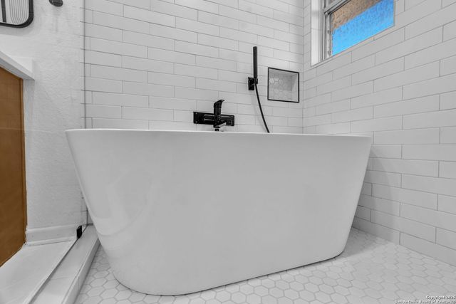 212 Atwater, Castle Hills, TX 78213