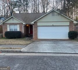 190 Oakwood Circle, Stockbridge, GA 30281