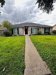 2214 Briarview Drive, Houston, TX 77077